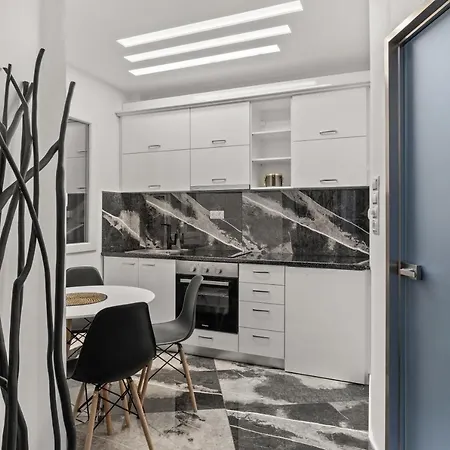 Hotel Warehouse Boutique & 4*